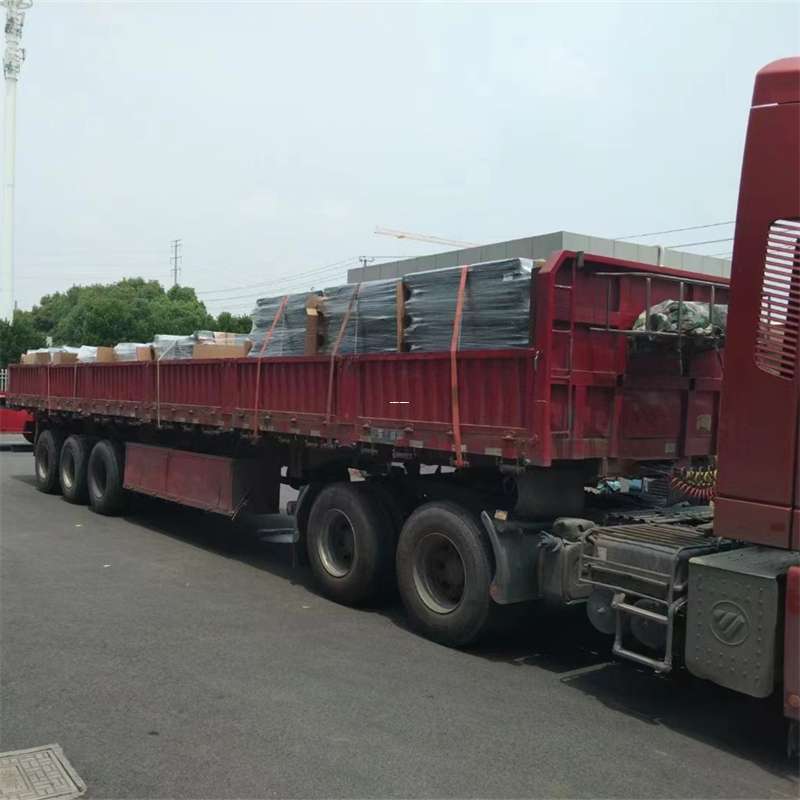 平江县乌鲁木齐县物流专线：高效直达的运输之旅